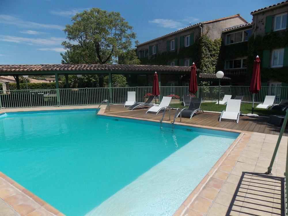 Hotel Logis Restaurant Pont Du Gard 3*