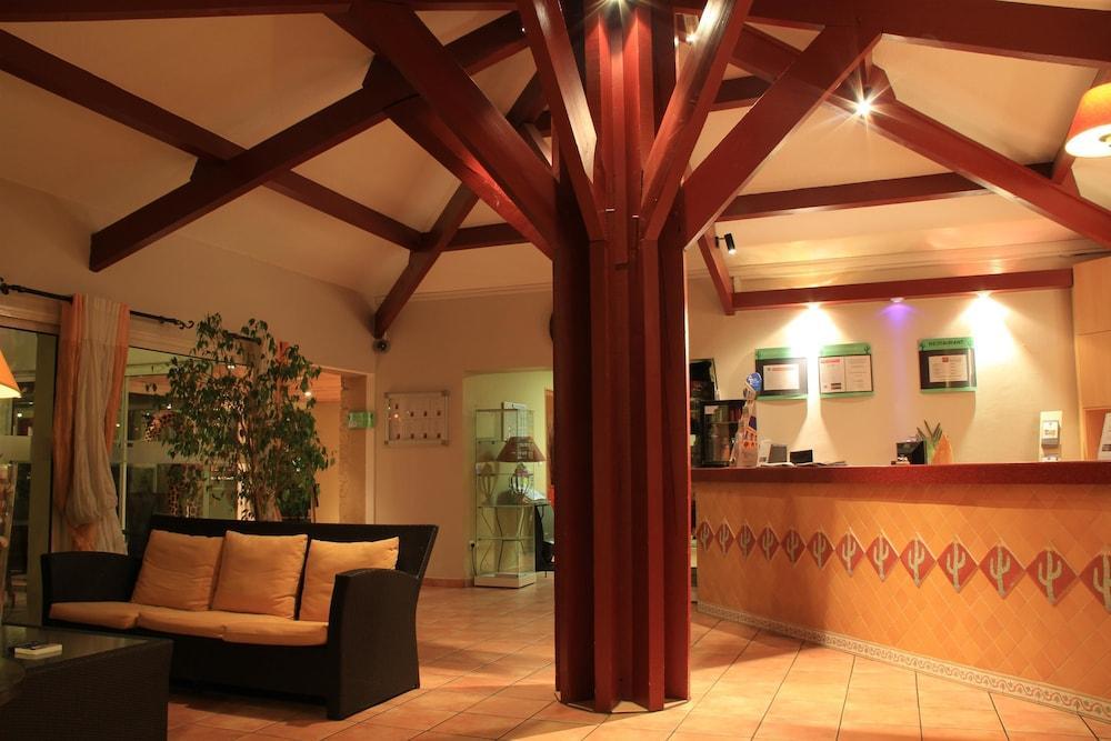 Logis Restaurant Pont Du Gard Hotel