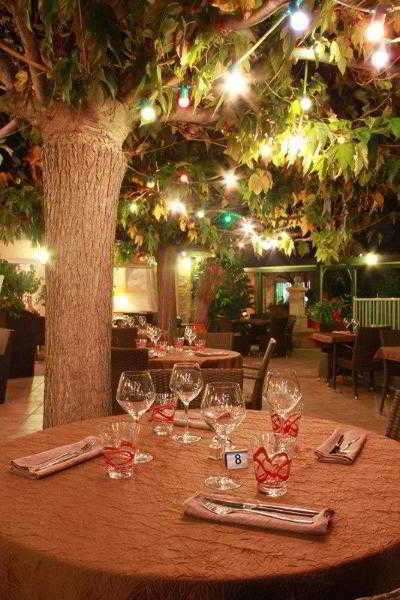 Logis Restaurant Pont Du Gard Hotel 3*