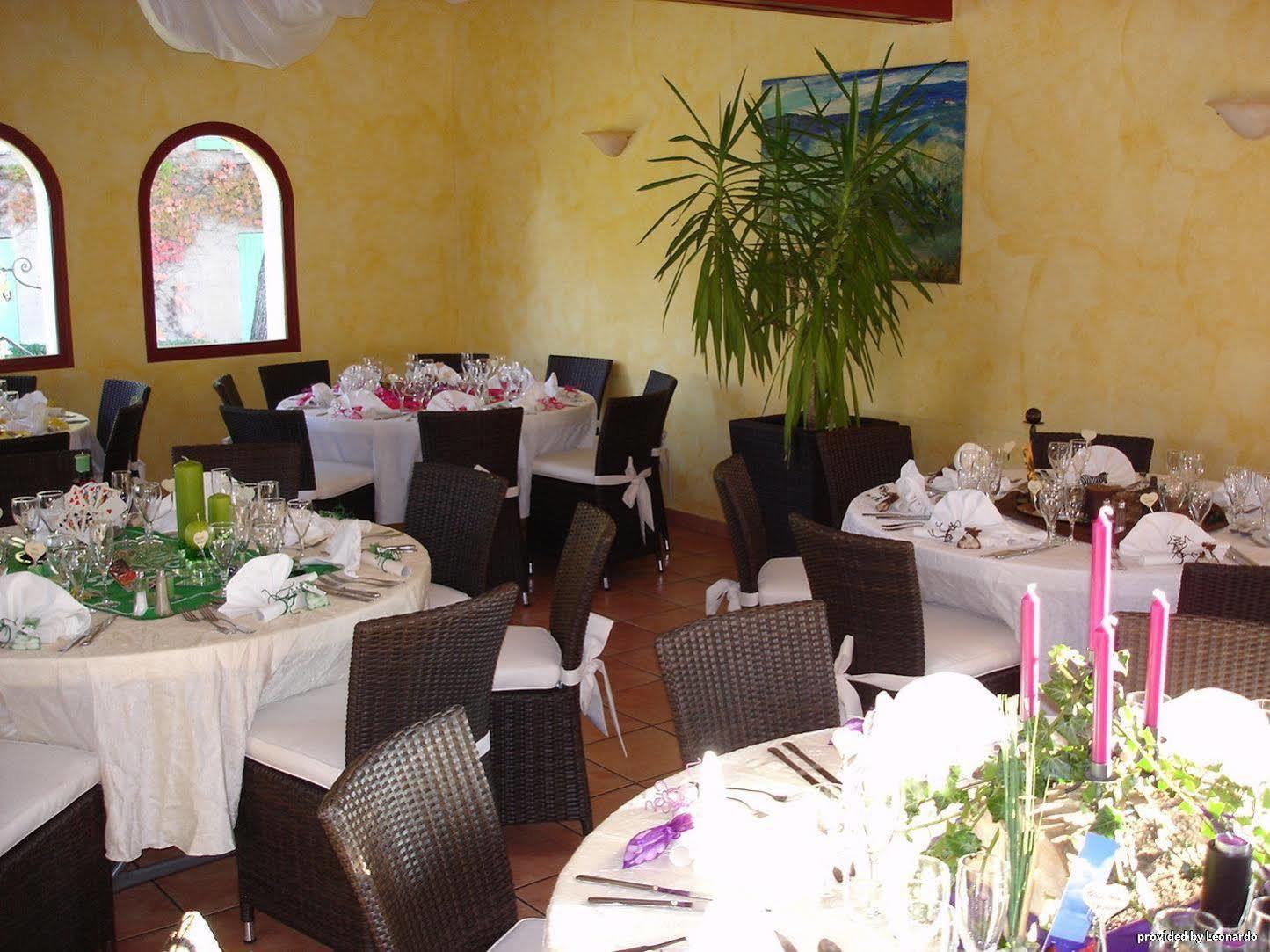 Logis Restaurant Pont Du Gard Hotel 3*