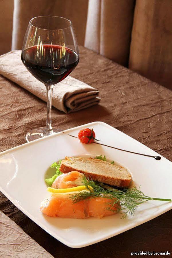 Logis Restaurant Pont Du Gard